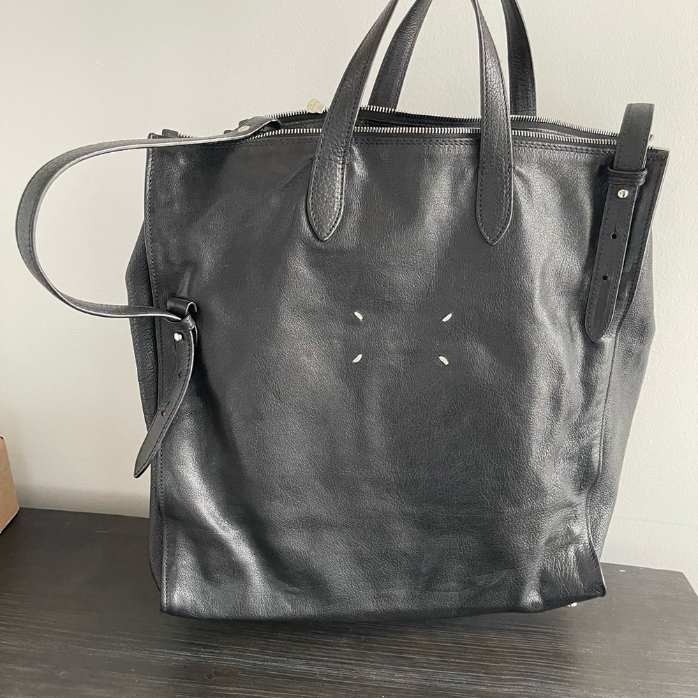 Margiela Tote bag in black buffalo leather with removable cross body strap